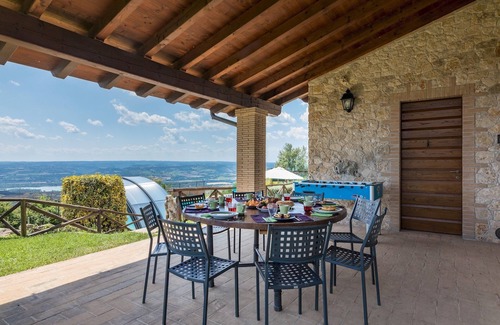 Guardea Villa | Il Casale Del Nonno 8+2, Emma Villas