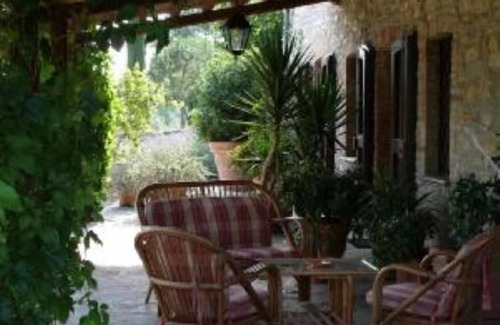 Montegabbione House | IL CASALE GRANDE (CHARME, SUN & NATURE ON UMBRIAN HILLS) Fascinating villa with park & swimming pool, nearby "La Scarzuola", oasis of beauty–weekly & w/e rents all year