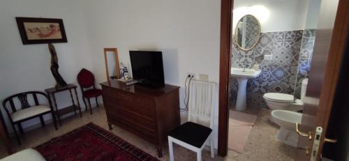 EUR House | Il Cavaliere dell'Eur