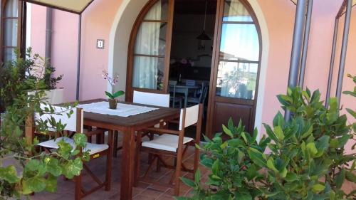 Castagneto Carducci Apartment | Il Cuoricino Podere le Bozze con piscina, WI-FI, posto auto