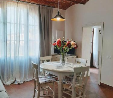 Castagneto Carducci Apartment | Il Cuoricino Podere le Bozze con piscina, WI-FI, posto auto