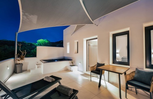 Vourvoulos Villa | iL Fagiolo | Suite 1 | Hot Tub | Privacy