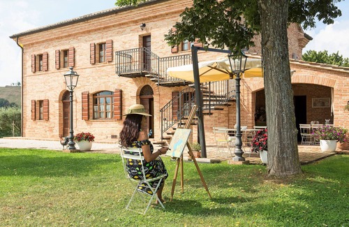Bettolelle Apartment | Il Girasole, app in a typical villa with swimming pool 7 km from the sea, Senigallia, Marche