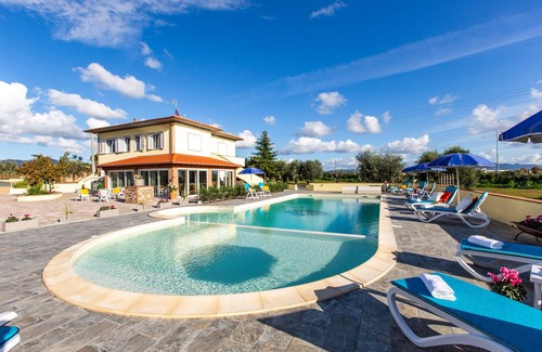 Cecina Villa | Il Nocciolo 12, Emma Villas