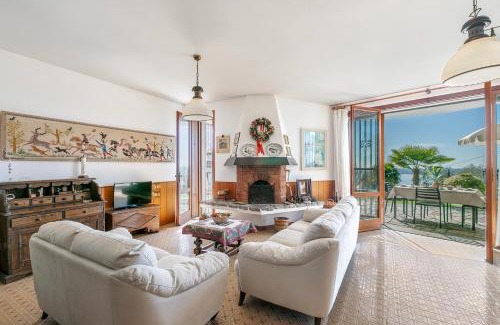 Massino Visconti Apartment | Il Poggio Radioso Lake View & Garden - Happy Rentals