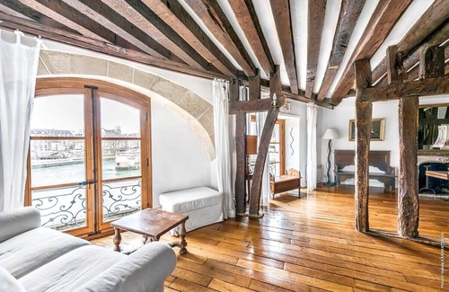 Notre Dame Apartment | Ile Saint Louis - Quai d'Orleans 2bdr by B'Your Home