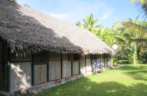 Nosy Boraha House | Ile Sainte Marie: House front off the beach. Indian ocean