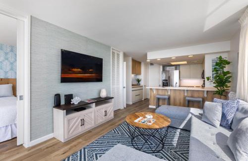 Waikiki Apartment | Ilikai Collection 12 Corner Oceanfront Condo with amazing views