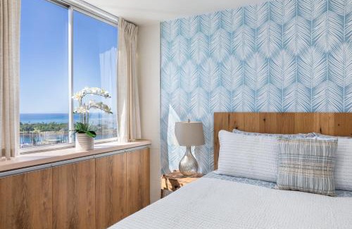 Waikiki Apartment | Ilikai Collection 12 Corner Oceanfront Condo with amazing views