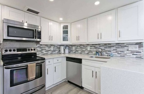 Waikiki Condo | Ilikai Sands Symphony (2 Units)