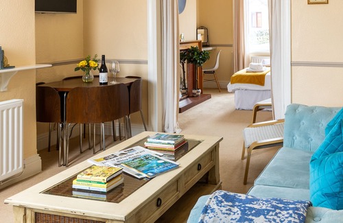 Ilkley Apartment | Ilkley Studio ** Sleeps 2 ** with Parking