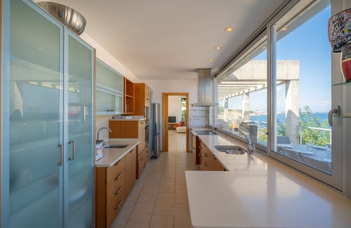 L'Escala Villa | Illa: Magnificent villa with pool, garden and views