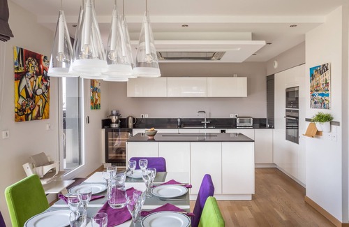 Saint-Helier Apartment | ILLANKA - Appartement 3 chambres avec parking et terrasse proche gare