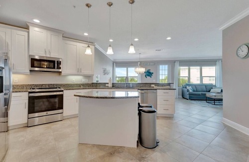 Whitney Beach Condo | IMG Academy-Palma Sola-Panoramic Views