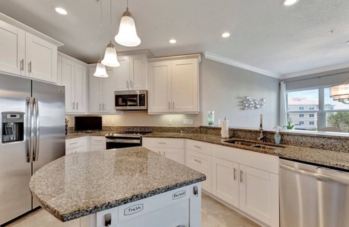 Whitney Beach Condo | IMG Academy-Palma Sola-Panoramic Views
