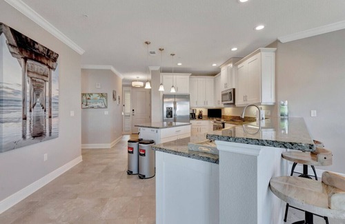 Whitney Beach Condo | IMG Academy-Palma Sola-Panoramic Views