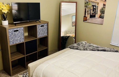 Little Rock Apartment | Immaculate 1 Bedroom Apt with Riverfront View
