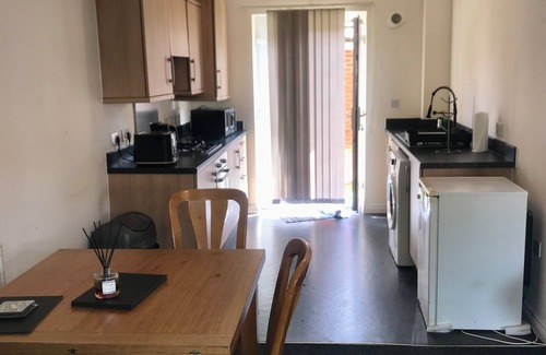 Smethwick Apartment | Immaculate 2-Bed Apartment in Smethwick