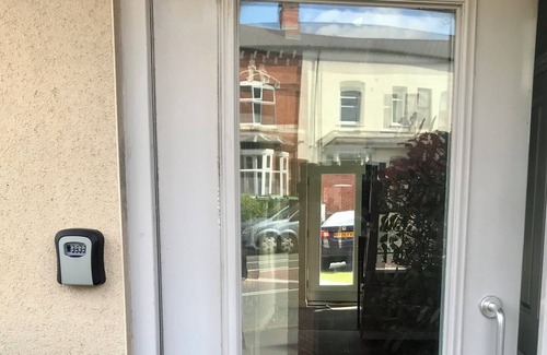 Smethwick Apartment | Immaculate 2-Bed Apartment in Smethwick