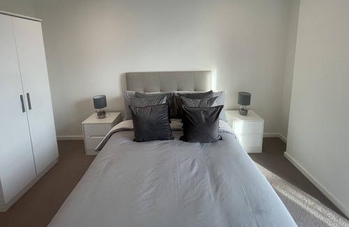 Evelyn Apartment | Immaculate 2Bed Apartment in London - city views