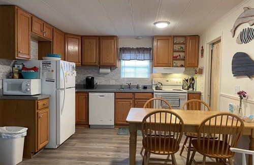 Garden City Cottage | Immaculate 3Bed 2Bath OSV Gem Walk to Beach Pools Hottub Outdoor shower Golfcart