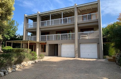 Plettenberg Bay House | Immaculate and comfortable family home for short term or holiday rental.