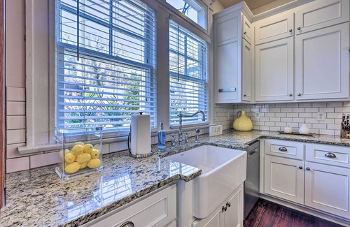 Crestline Heights House | Immaculate Birmingham House w/Covered Porch!