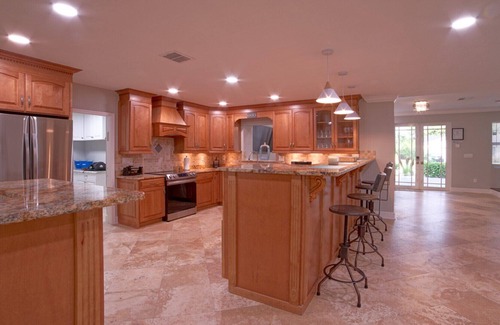 East Boca Raton Villa | Immaculate Contemporary Villa 1.5 mi to The Beach & Mizner Park - Long Term Only