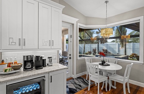 South Venice Villa | Immaculate Heated Pool & Spa Villa-Awesome Amenities-6 Min to Beach