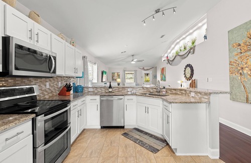 Miramar Beach House | 🌴Immaculate Home🌴, 4/2 Private pool, 6pas Golf Cart, Hot tub, private beach🏖️