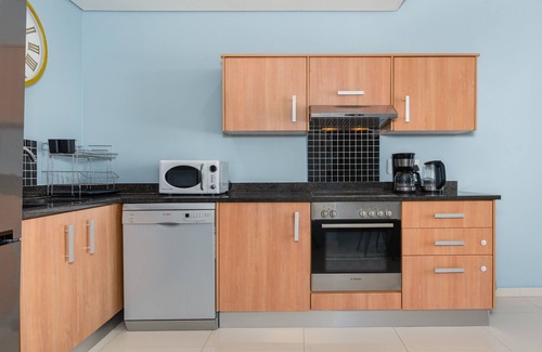 Bloubergstrand Apartment | Immaculate Sea Views from Beachfront Apartment