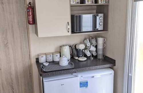 Porthcawl Apartment | Immaculate Sen friendly 3-Bed caravan in Porthcawl