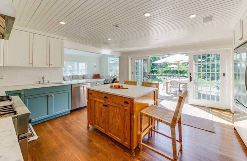 Shelter Island House | Immaculate Shelter Island Farmhouse with Pool and Minutes to Beach