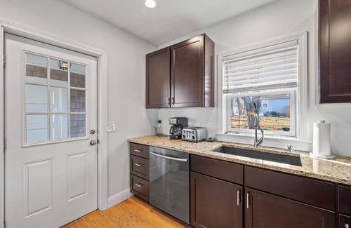 Bonnet Shores House | Immaculate, Updated and Adorable Home in Bonnet Shores