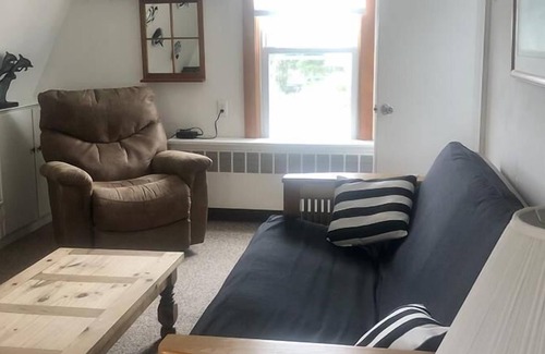 Beach Haven Gardens Apartment | IMMACULATE DUPLEX - CLOSE TO BEACH AND BAY!