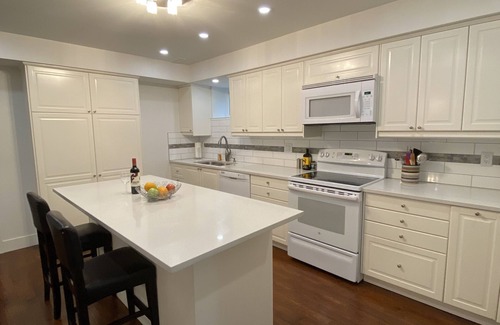 Langley House | Immaculately Clean 2-Bedroom Suite in Serene Rural Setting (Reg # H706197976)