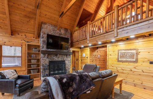 Mace House | "Immeasurably More Retreat" - 2429 Summit Pass Snowshoe