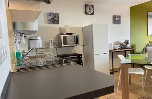 Sainte-Clotilde Apartment | Immense StuDio 51 jusqu'à 4 personnes avec vue mer