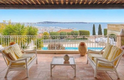 Golfe Juan Villa | Immogroom- Top of villa 200m2 - Garden - Pool
