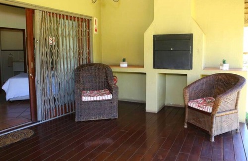 Krugersdorp Ski Chalet | Impangele Lodge Chalet 06 - Studio