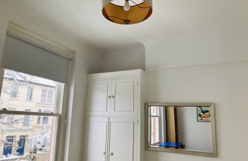 Stroud Green Apartment | Impeccable 1-Bed Apartment in London