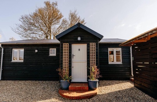 Woodbridge Cottage | Impeccable 2-Bed Cottage near Woodbridge