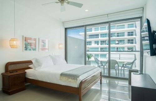 La Boquilla Apartment | Impeccable 2BR with Charming Balcony in Sunset Beach