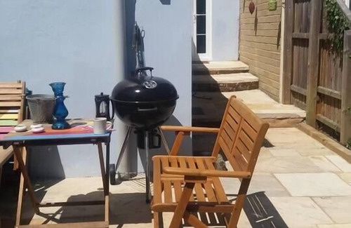 Cowes Cottage | Impeccable 3 bed 2 bath Central Cowes Cottage