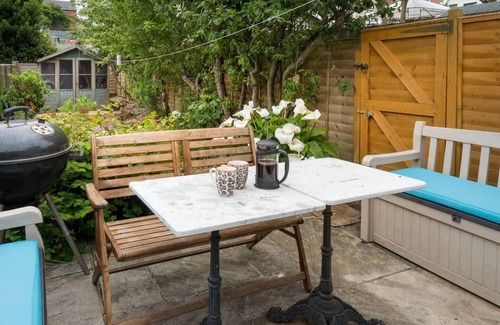 Cowes Cottage | Impeccable 3 bed 2 bath Central Cowes Cottage