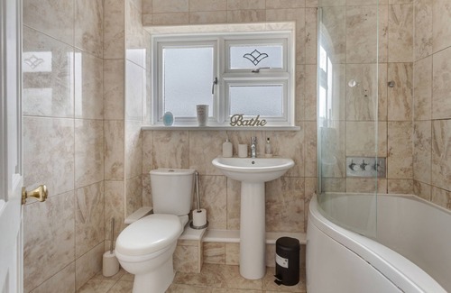 Basildon House | Impeccable 3-Bed House in Basildon