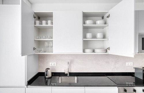 Embajadores Apartment | Impeccable Lavapiés 2BR fully refurbished, by Blueground