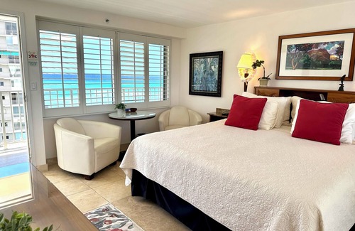 Diamond Head - Kapahulu - St. Louis Hotel | Impeccable Penthouse - Ocean & Diamondhead Views