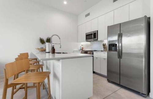 Little Tuscany House | Impeccably Designed 2-story Bauhaus-inspired Home