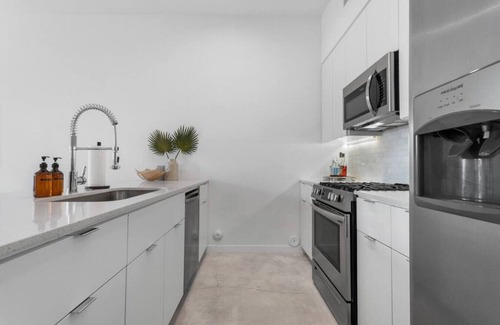 Little Tuscany House | Impeccably Designed 2-story Bauhaus-inspired Home